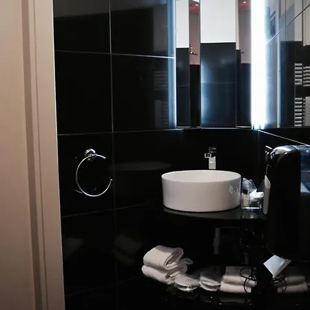 C - Monza Motel *